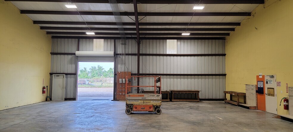More Photos Of 282-292 Tower Rd, Ponchatoula Light Manufacturing For Sale