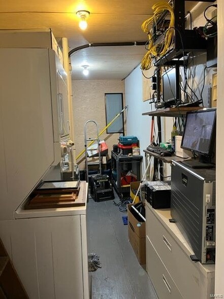 More Photos Of 7714-7718 S Broadway, Saint Louis Coworking Space