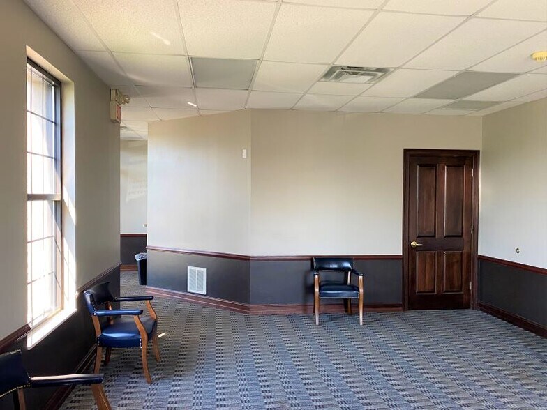 More Photos Of 1475-1495 W Main St, Tipp City Medical For Lease