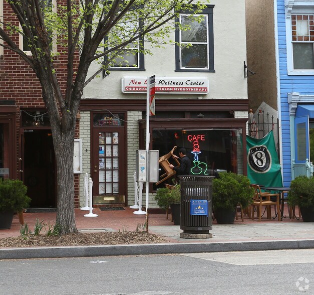 More Photos Of 516 8th St SE, Washington Storefront For Sale