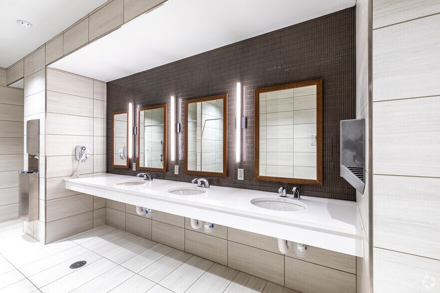 More Photos Of 1818 Market St, Philadelphia Office For Lease