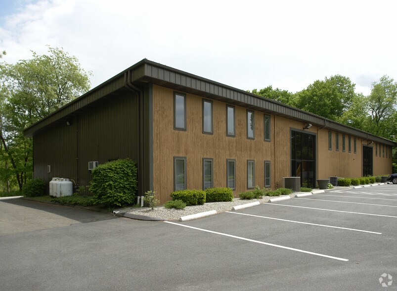 More Photos Of 461 Danbury Rd, New Milford Research And Development For Lease