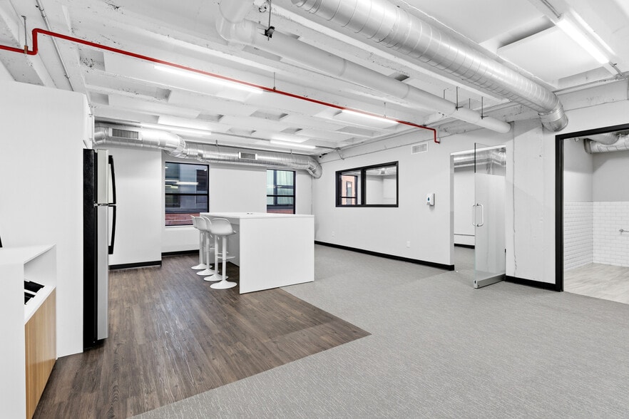 More Photos Of 2375 W University Ave, Saint Paul Office For Sale