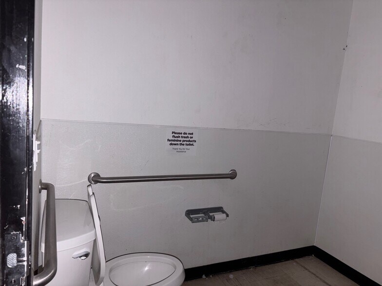 More Photos Of 1245 Spruce St, Pueblo Storefront For Sale