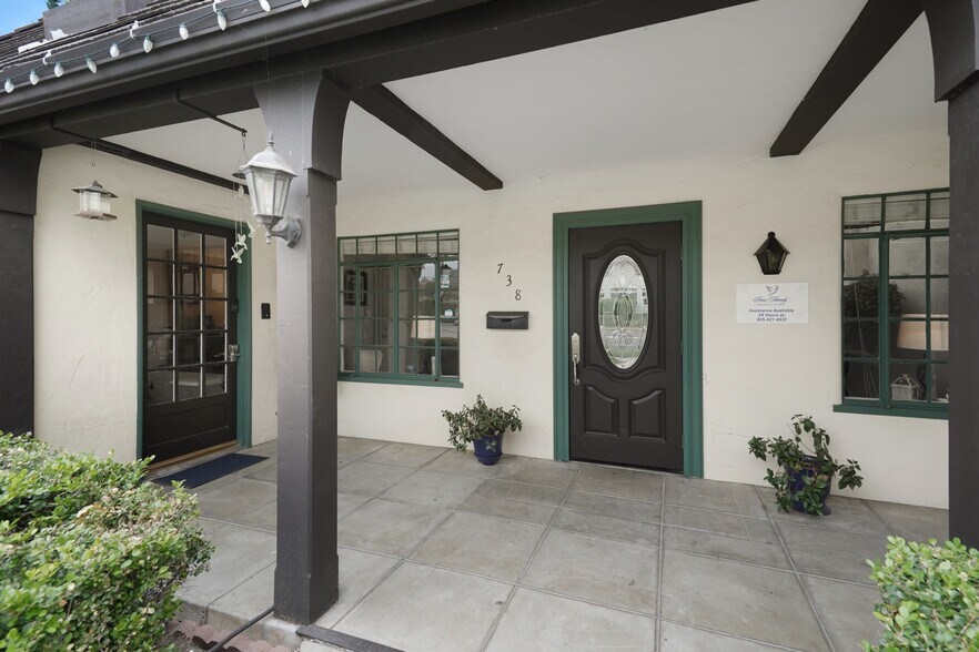 More Photos Of 738 E Santa Paula St, Santa Paula Funeral Home For Sale