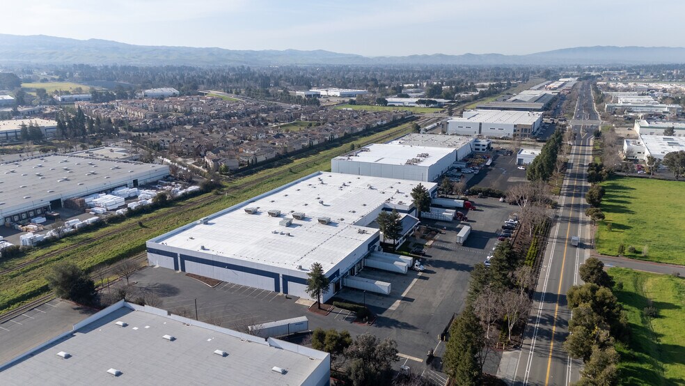 More Photos Of 6383 Las Positas Rd, Livermore Warehouse For Sale