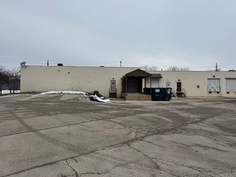 More Photos Of 575 Virginia Dr, Fort Washington Flex For Lease