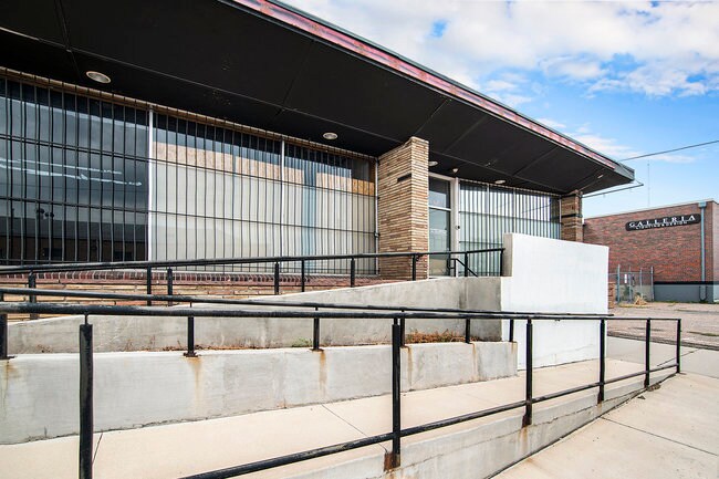 More Photos Of 150 Rio Grande Blvd, Denver Warehouse For Sale