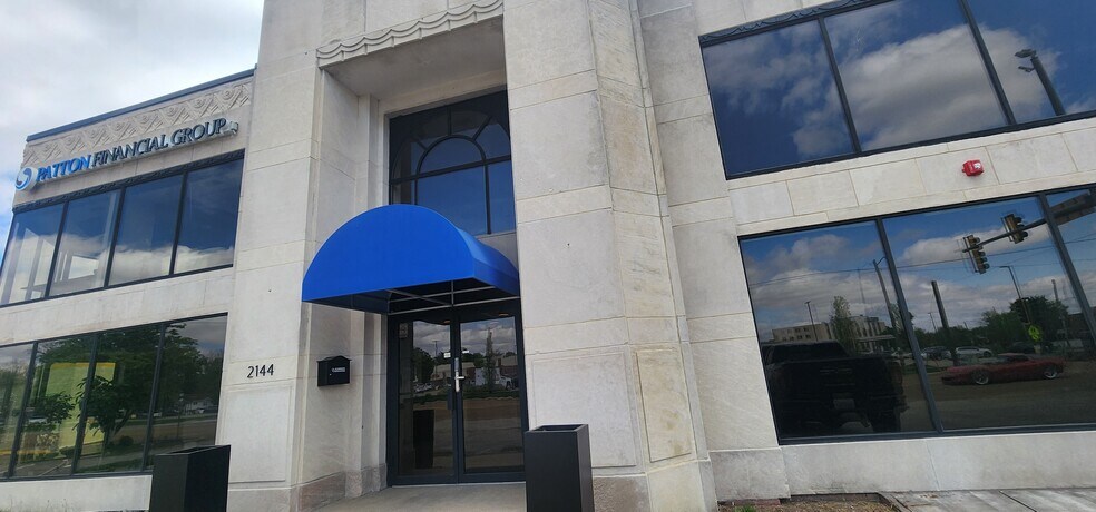 More Photos Of 2144 S Macarthur Blvd, Springfield Office For Lease