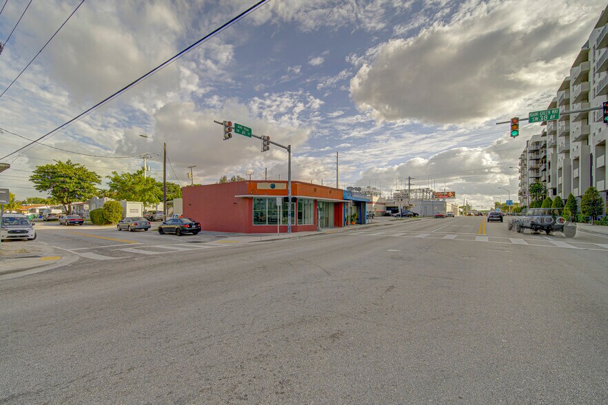 More Photos Of 3791 Bird Rd, Miami Restaurant For Lease