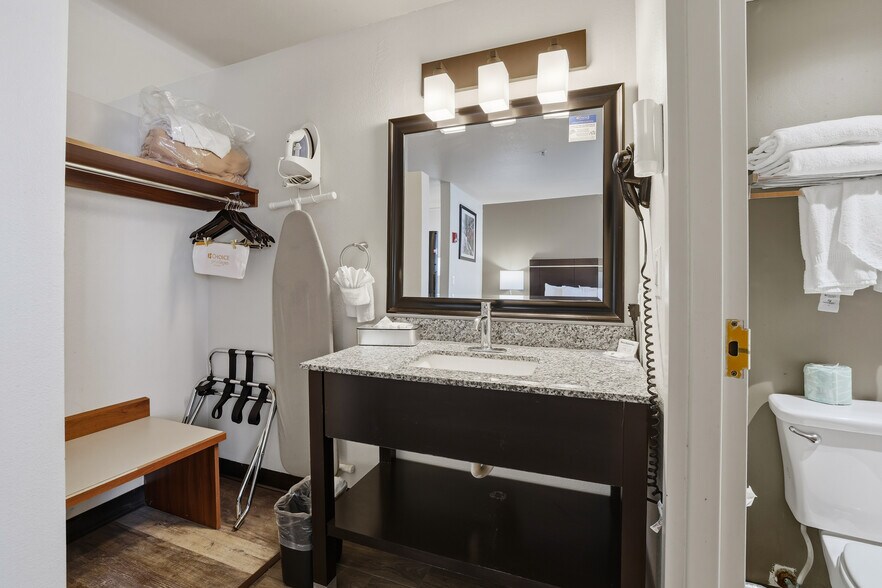 More Photos Of 1575 S Meridian Rd, Meridian Hotel For Sale