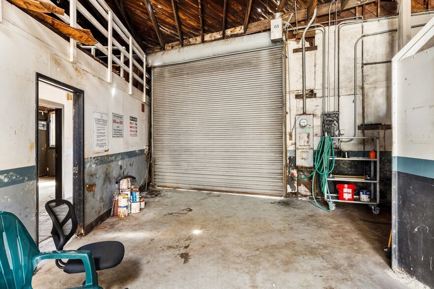 More Photos Of 5417 Adeline St, Oakland Auto Repair For Sale