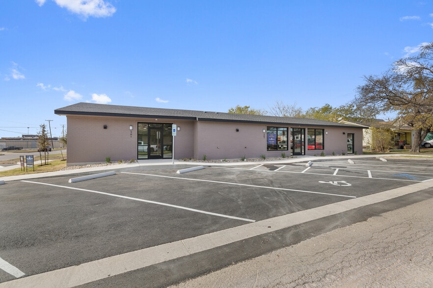 More Photos Of 301-303 Elliott St, Taylor Office For Lease