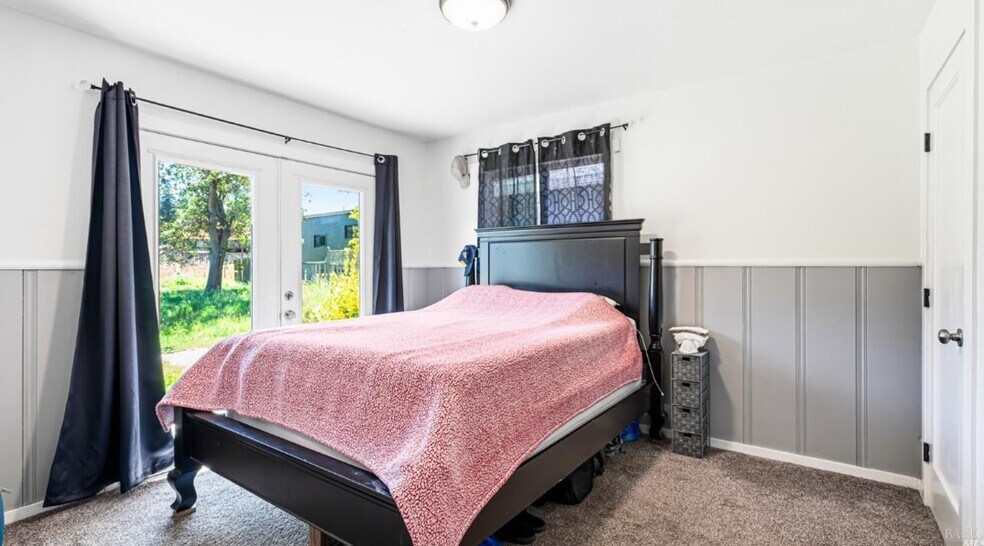 More Photos Of 1794 Hwy 116 S 1794 Hwy 116 S, Sebastopol Flex For Sale