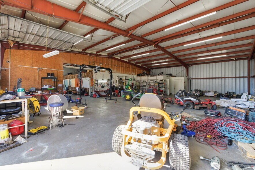 More Photos Of 7941 N Armenia Ave, Tampa Freestanding For Lease