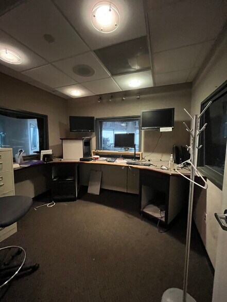 More Photos Of 600 Beacon Pkwy W, Birmingham Medical For Lease