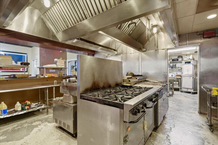 More Photos Of 201 Laurel St, Conway Restaurant For Sale