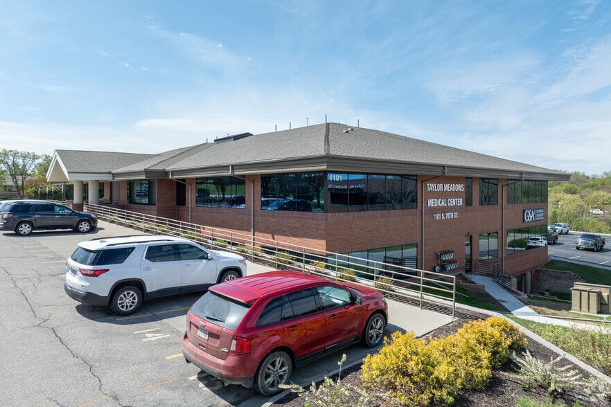 More Photos Of 1101 S 70th St, Lincoln Office Residential For Lease
