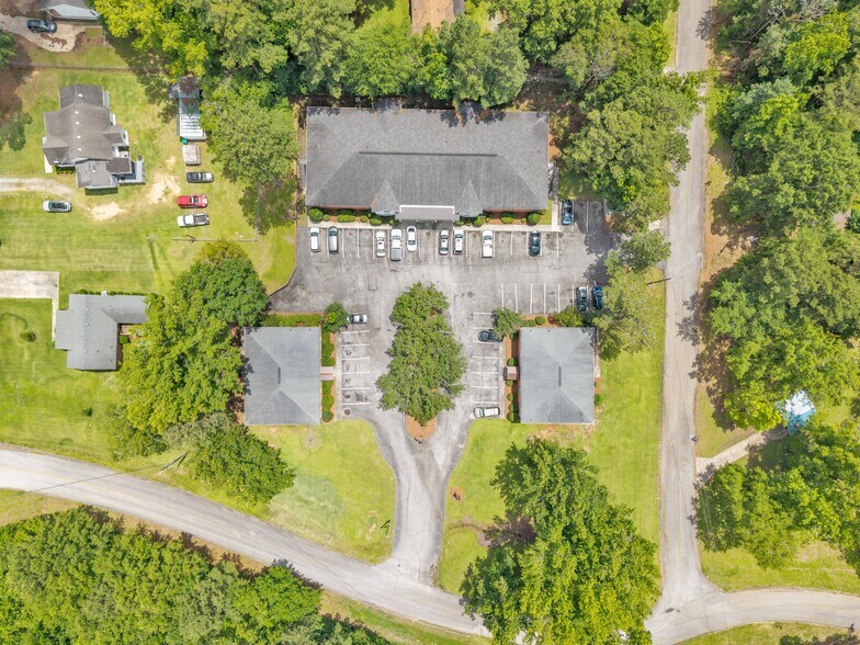 More Photos Of 170 Westwood Dr, Thomson Apartments For Sale