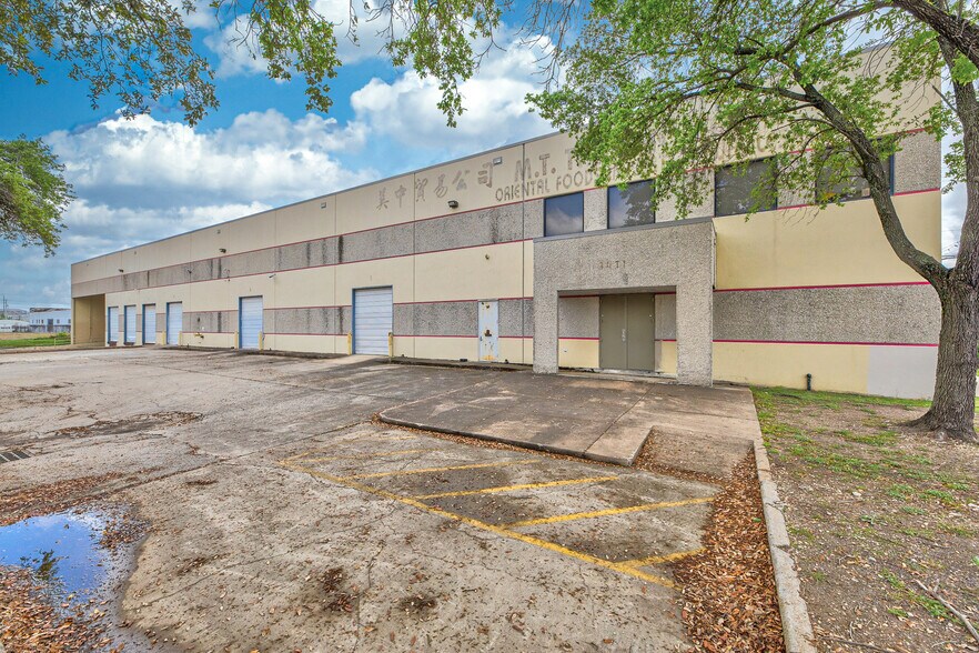 Primary Photo Of 1411 Hutchins St, Houston Warehouse For Lease
