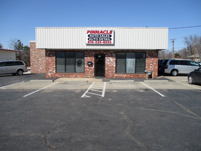 Primary Photo Of 516 SW 3rd St, Lee's Summit Freestanding For Sale