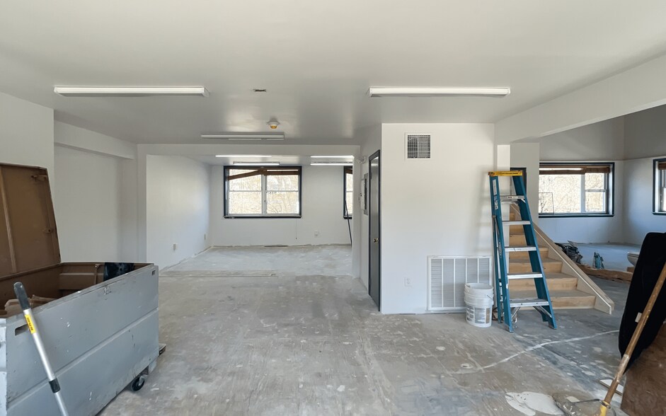 More Photos Of 554 Main St, Oakville Storefront Retail Office For Lease