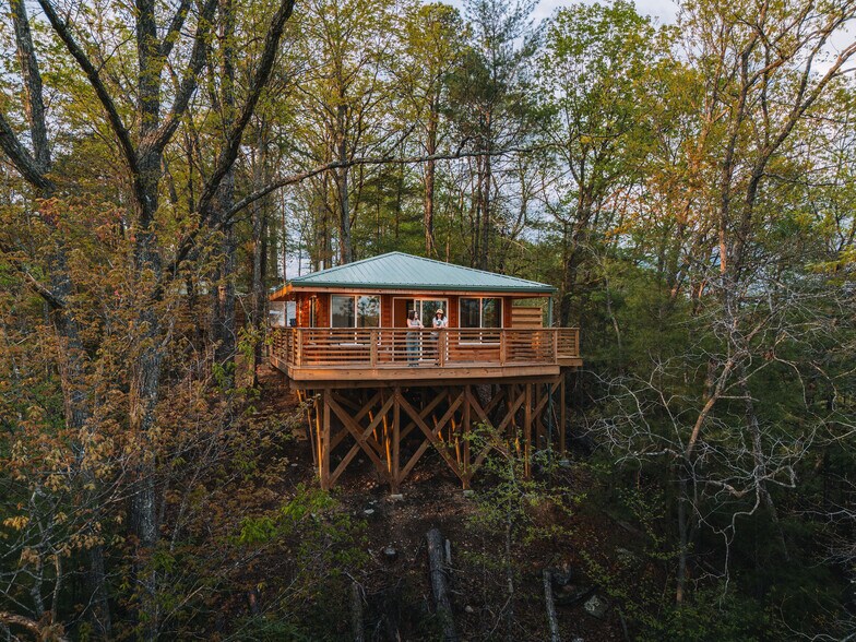 More Photos Of 250 Wood Thrush Lane, Rogers Specialty For Sale