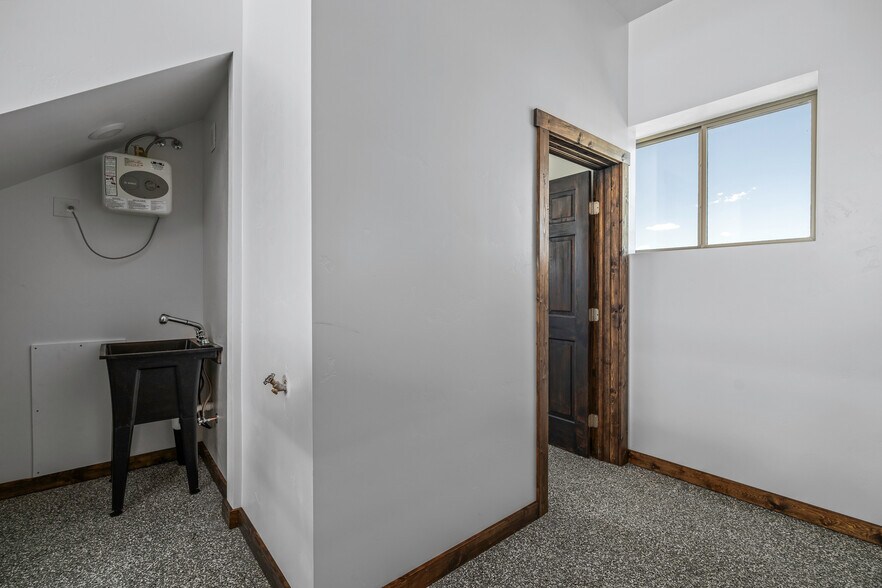 More Photos Of 453 Commerce St, Hayden Office For Sale