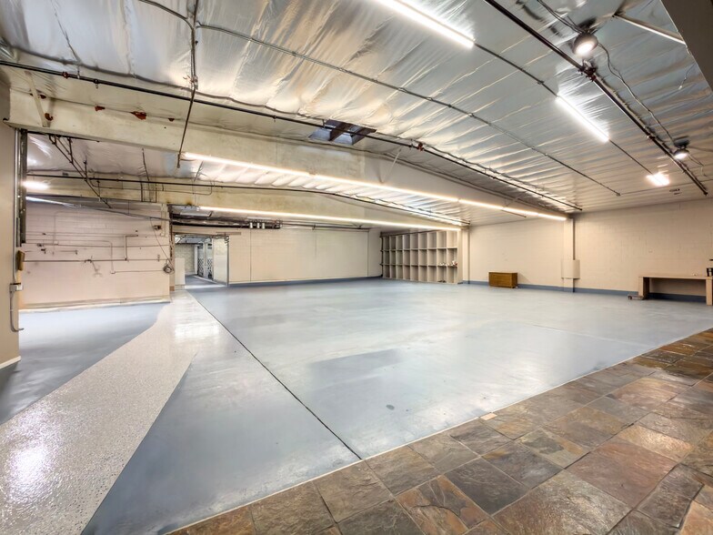 More Photos Of 537 S Glendora Ave, West Covina Freestanding For Lease