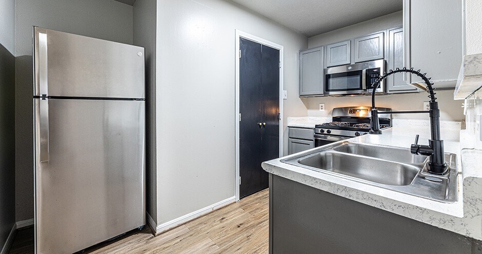 More Photos Of 5301 FM 517 Rd E, Dickinson Apartments For Sale