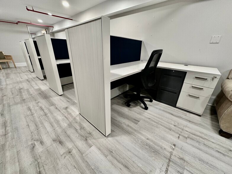 More Photos Of 12 Havemeyer Pl, Greenwich Office For Lease