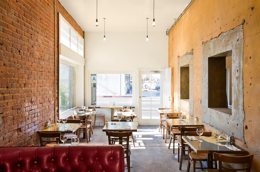 More Photos Of 4348 Fountain Ave, Los Angeles Restaurant For Lease