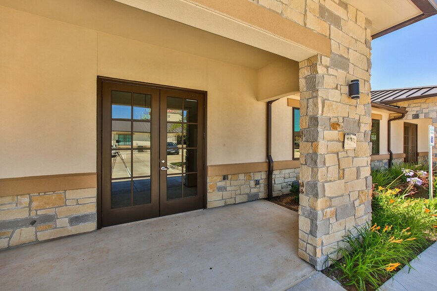 More Photos Of 800 Bonaventure Way, Sugar Land Unknown For Lease