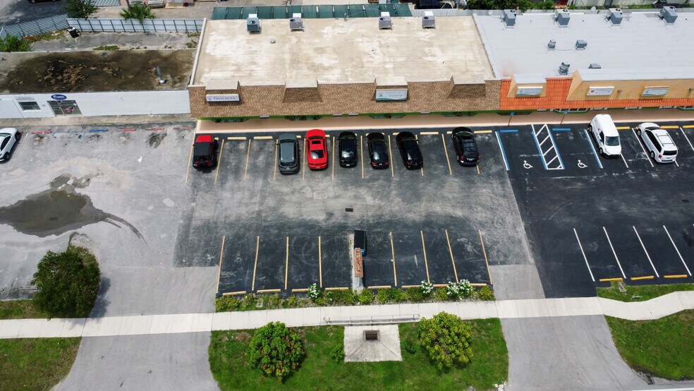 More Photos Of 241 SW 6th St, Pompano Beach Freestanding For Sale