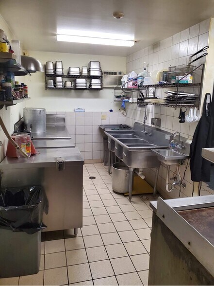 More Photos Of 2300 River Rd, River Grove Freestanding For Sale