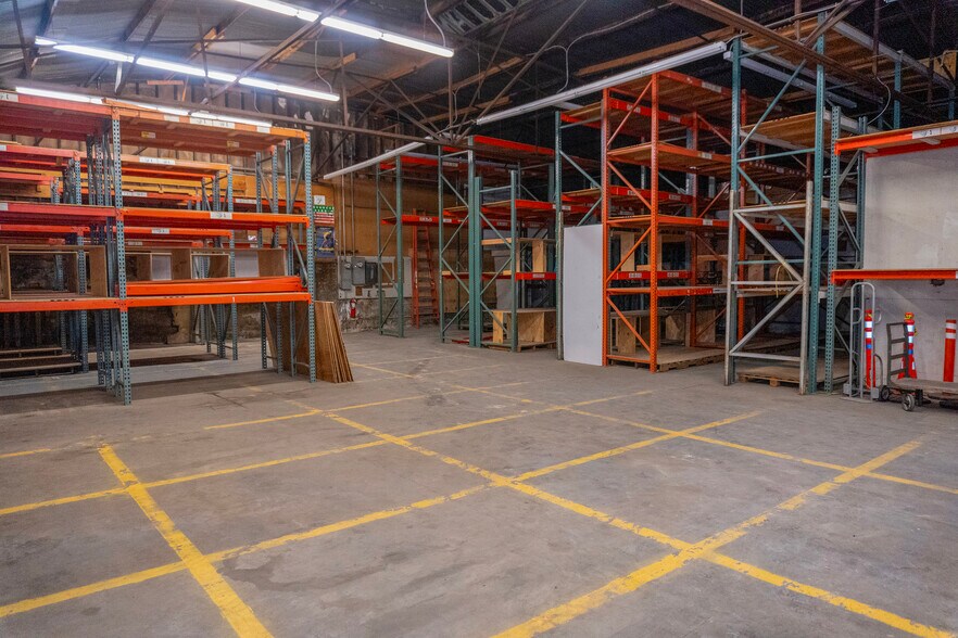 More Photos Of 3937 Foothill Blvd, La Crescenta Flex For Lease