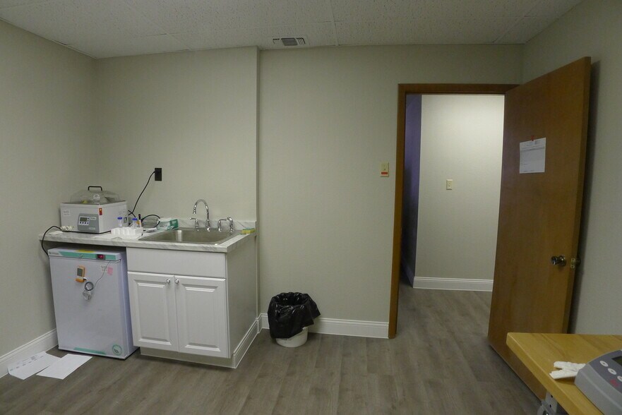 More Photos Of 15321 San Pedro Ave, San Antonio Medical For Lease