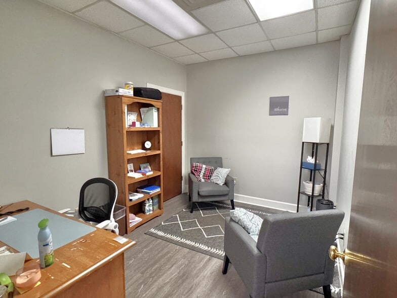 More Photos Of 747 Queen City Pky, Gainesville Unknown For Lease