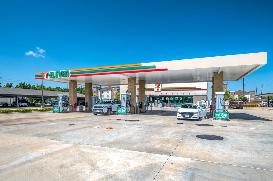 More Photos Of 11530 Pearland Pky, Houston Service Station For Sale