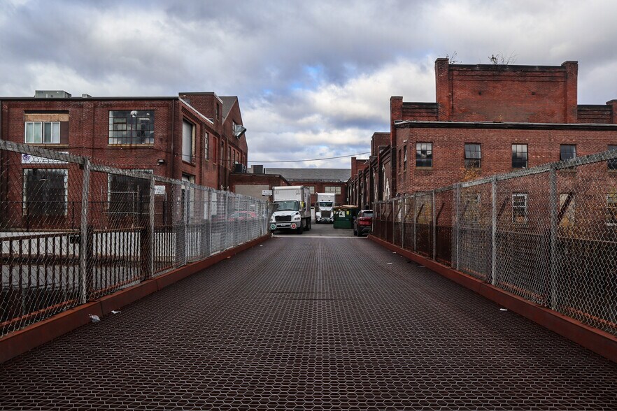 More Photos Of 1 Allen St, Springfield Manufacturing For Lease