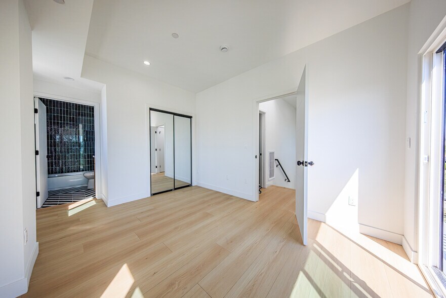 More Photos Of 2847 S Victoria Ave, Los Angeles Multifamily For Sale