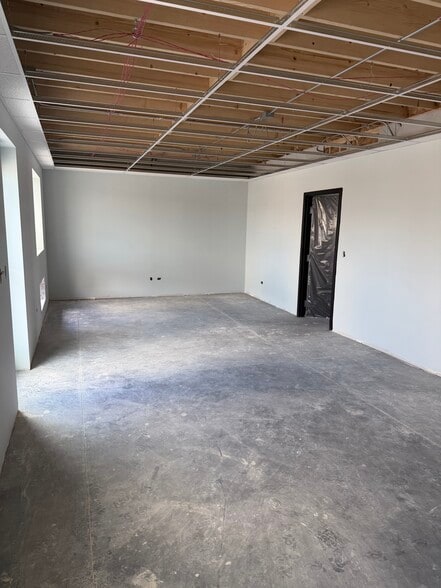 More Photos Of 900 Lambrecht Dr, Frankfort Industrial For Lease