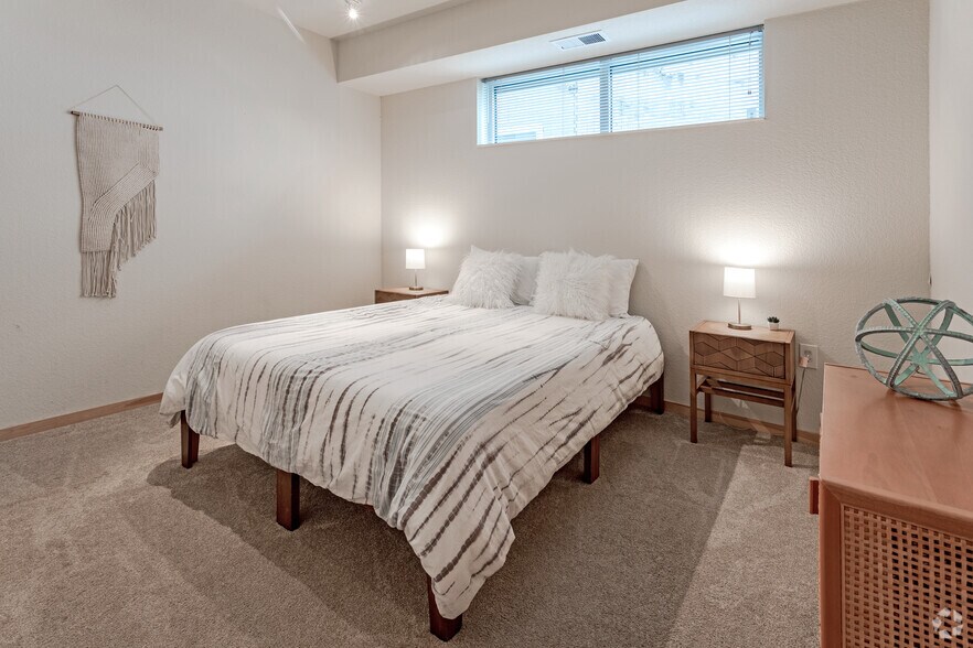 More Photos Of 2922 Aldrich Ave S, Minneapolis Apartments For Lease