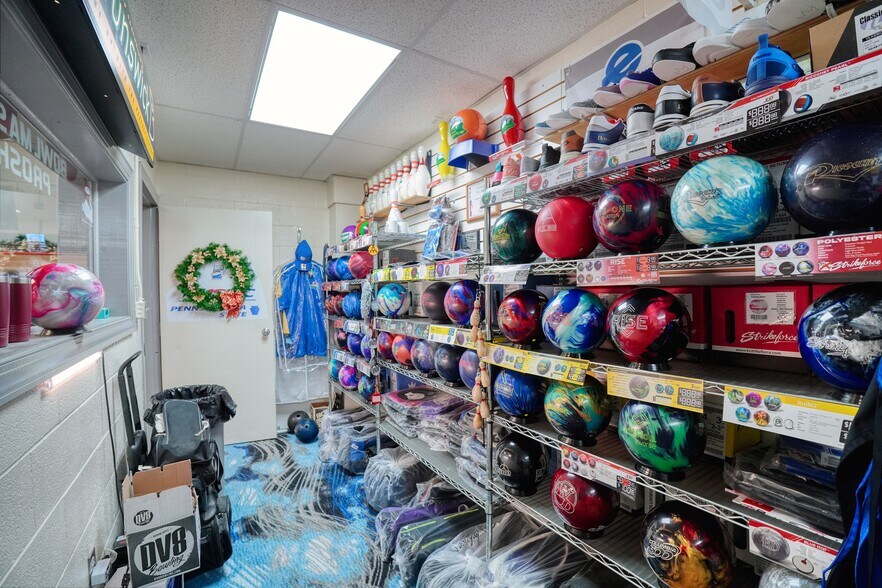 More Photos Of 3279 McClelland Ave, Erie Sports And Entertainment For Sale