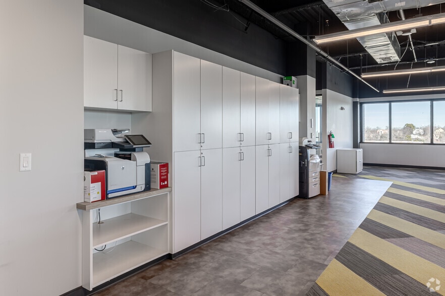 More Photos Of 112 W Center St, Fayetteville Office For Sale