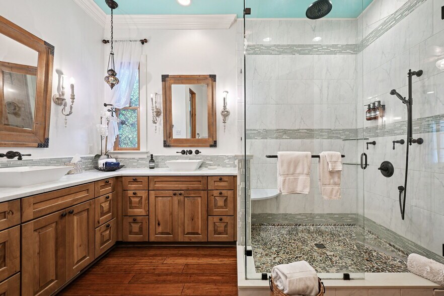 More Photos Of 124 Lafitte St, Mandeville Hospitality For Sale