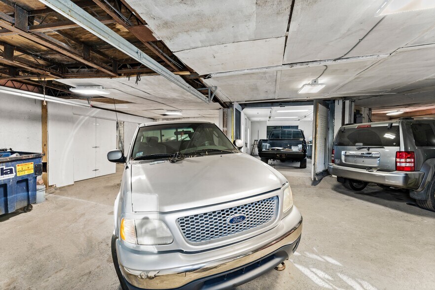 More Photos Of 210 Washington St, Boston Auto Repair For Sale