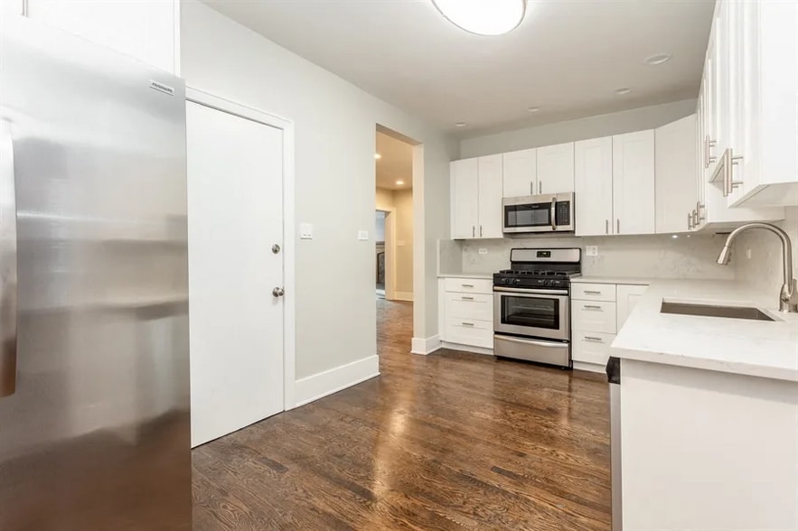 More Photos Of 1210 E Hyde Park Blvd, Chicago Apartments For Sale