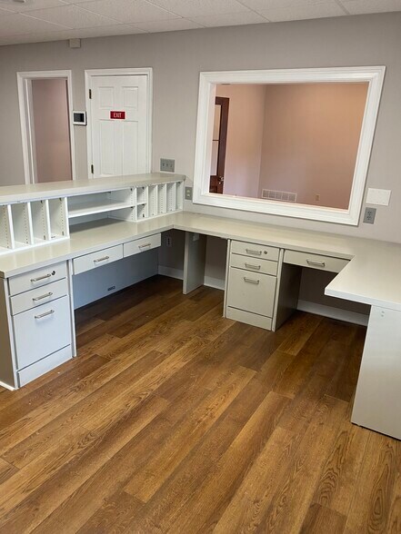 More Photos Of 1991 N Williamsburg Dr, Decatur Medical For Sale