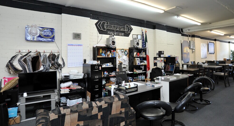 More Photos Of 209 N Arroyo Blvd, Nogales Storefront For Sale